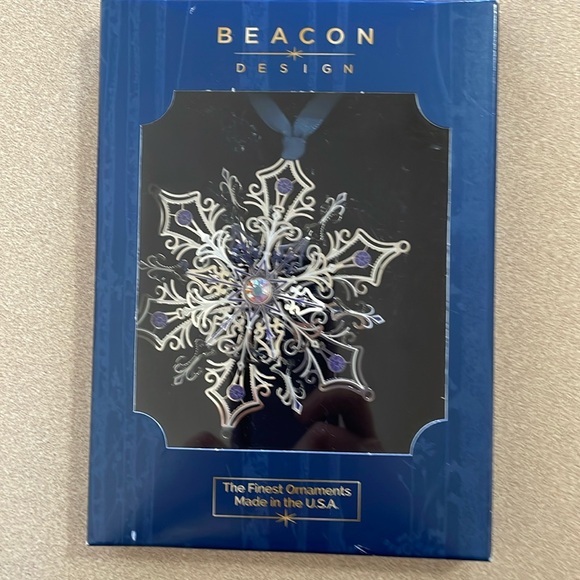 Christmas snowflake ornament from Beacon Design. - Picture 2 of 6